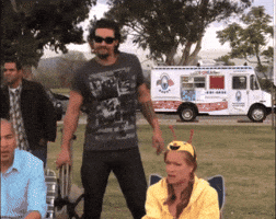 e8f7aac285c2a51964b6a73342a824cb76485171c78b66caa7deba6a17e1e05f.gif
